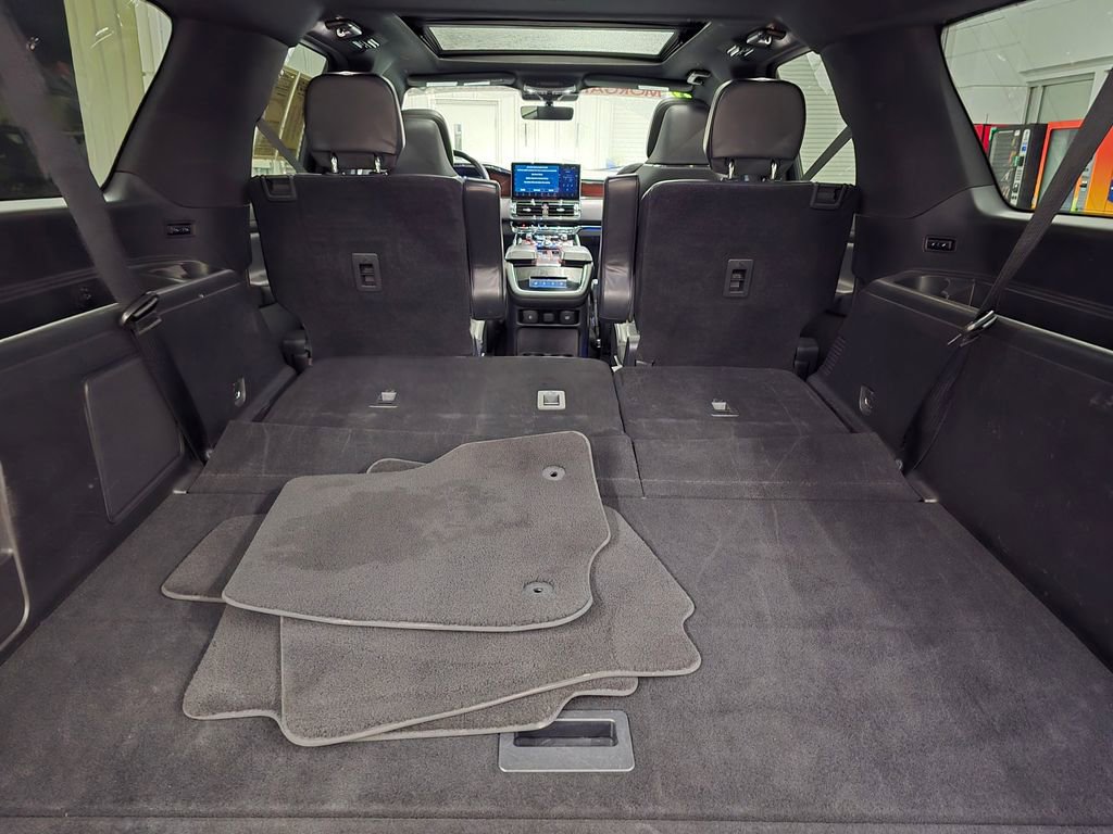 Used 2023 Lincoln Navigator L Reserve RWD image 45