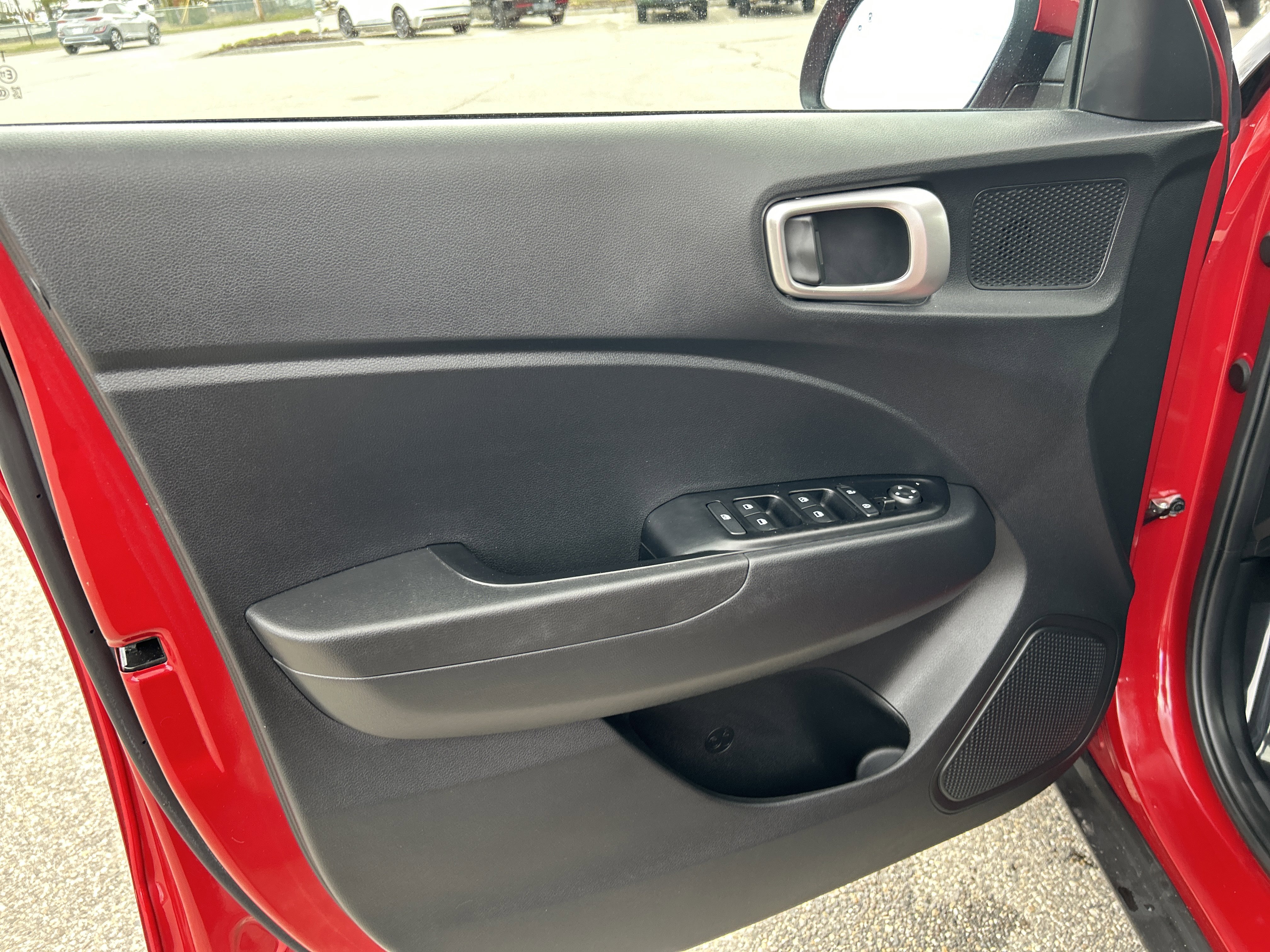 Used 2022 Hyundai Venue SEL image 15