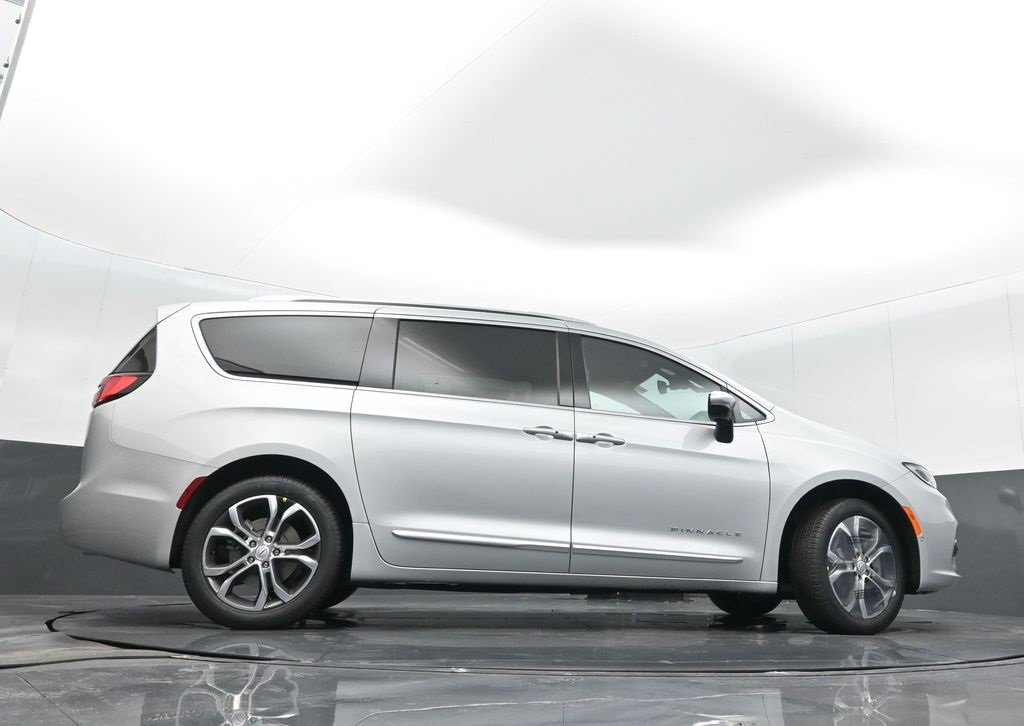 New 2026 Chrysler Pacifica Pinnacle image 38