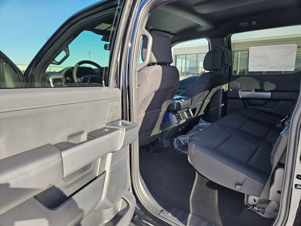 New 2025 Ford F150 Platinum w/ Equipment Group 702A High AWD/4WD image 17