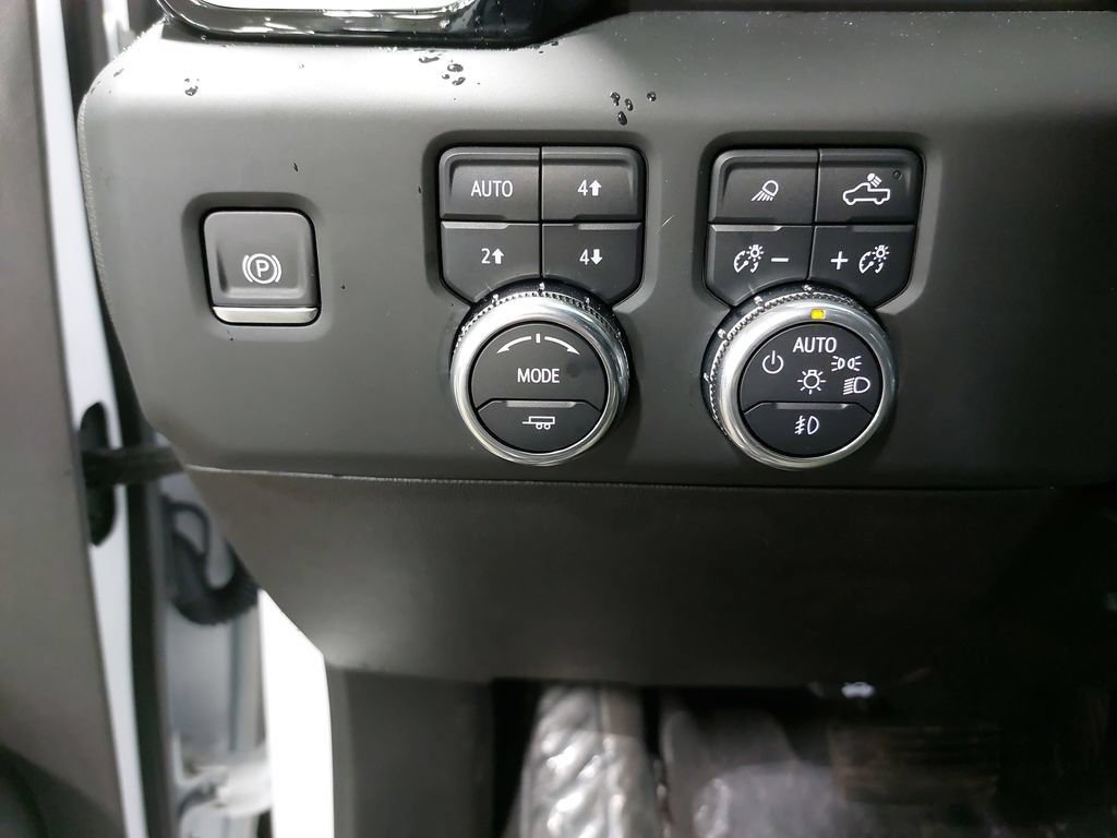 Used 2025 GMC Sierra 2500 Denali w/ Denali Reserve Package AWD/4WD image 26