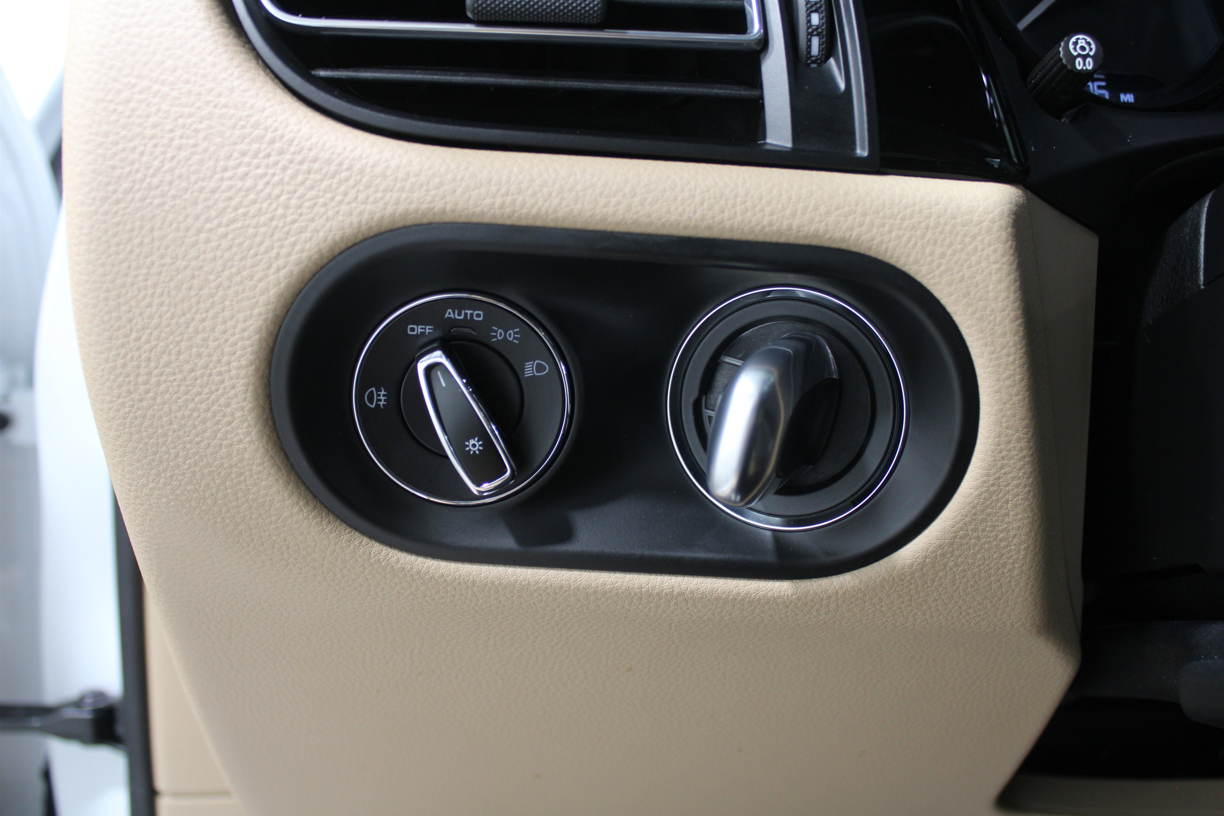 Used 2024 Porsche Macan Turbo image 8