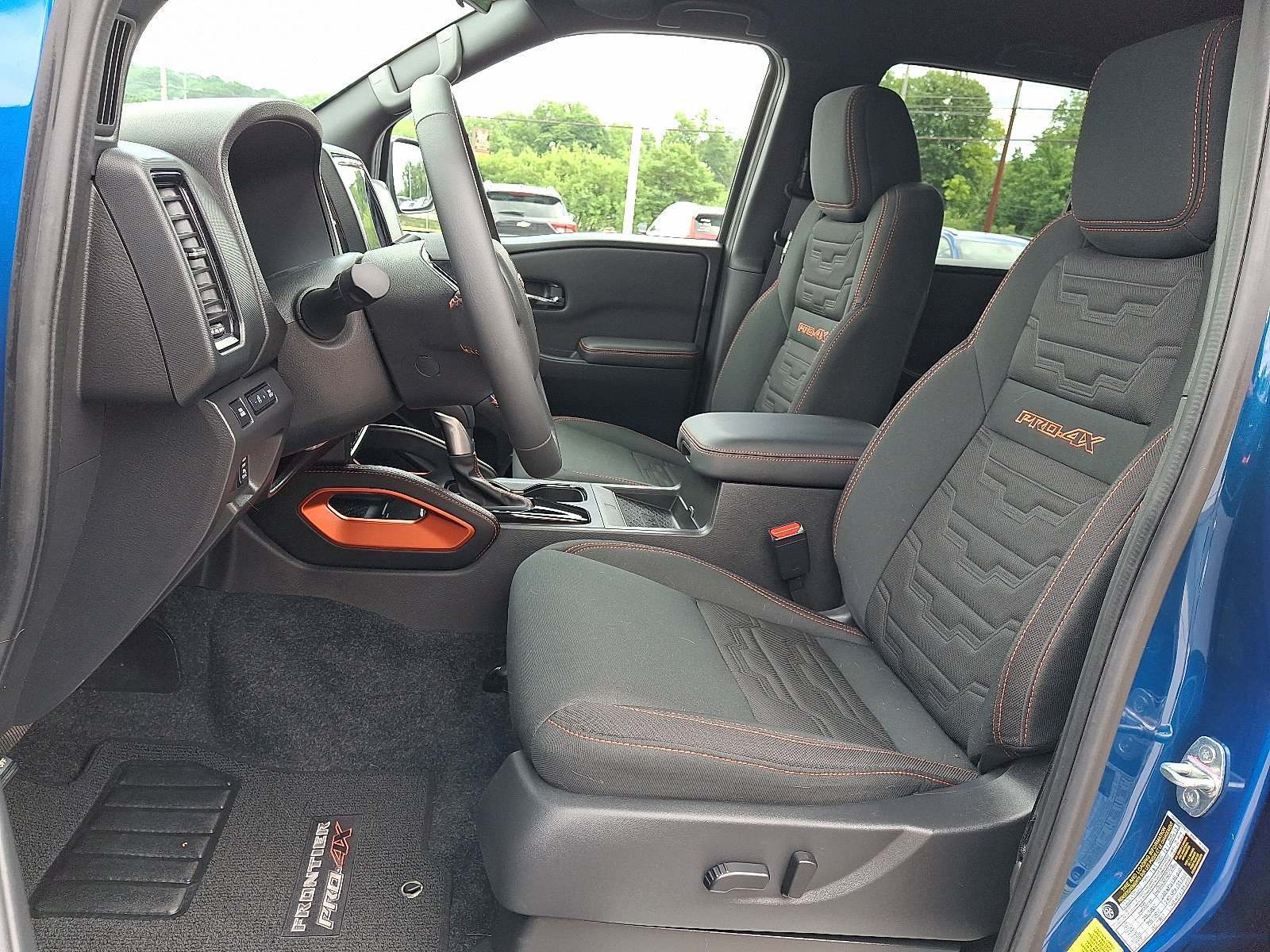 Used 2024 Nissan Frontier PRO-4X w/ Pro Convenience Package AWD/4WD image 15