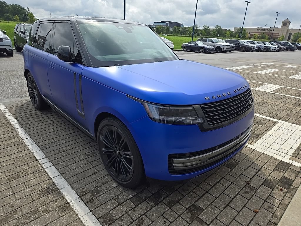 Certified 2025 Land Rover Range Rover SE AWD/4WD image 3