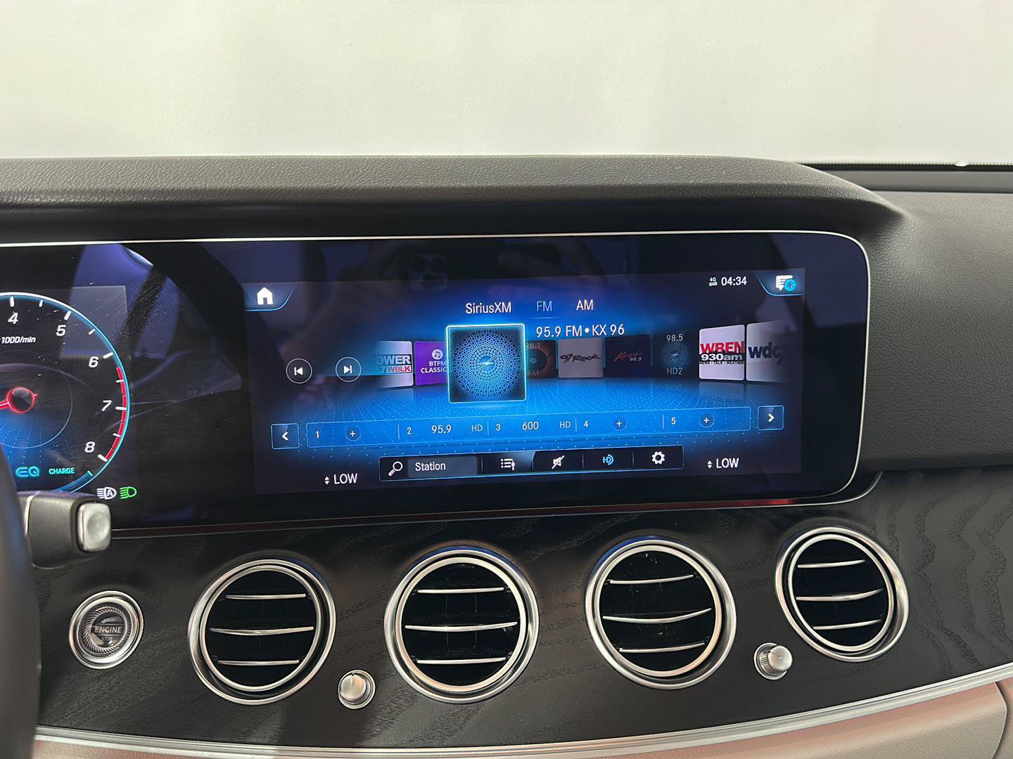 Used 2023 Mercedes-Benz E 450 4MATIC Sedan image 16