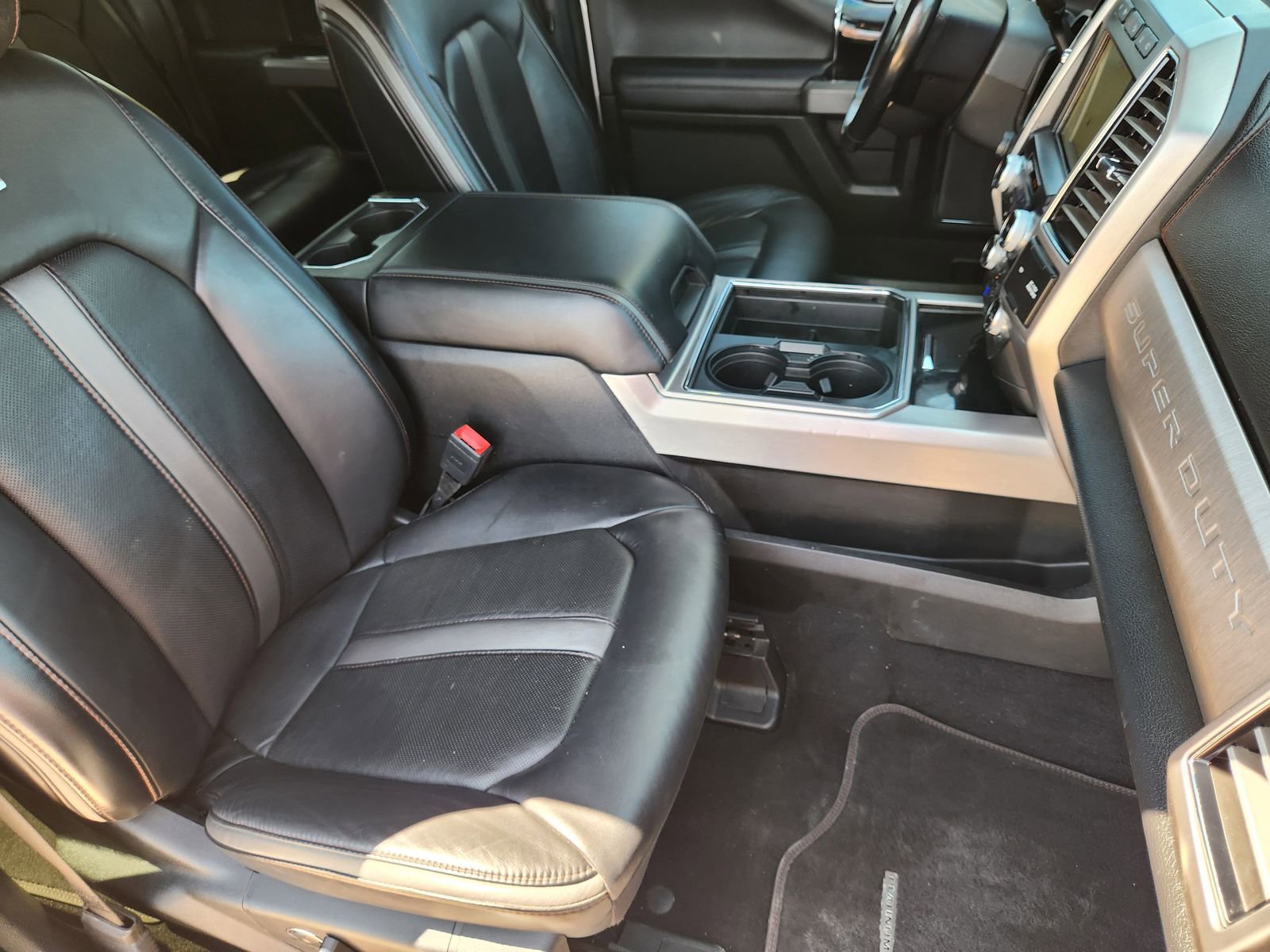 Used 2020 Ford F450 Platinum w/ FX4 Off-Road Package AWD/4WD image 15