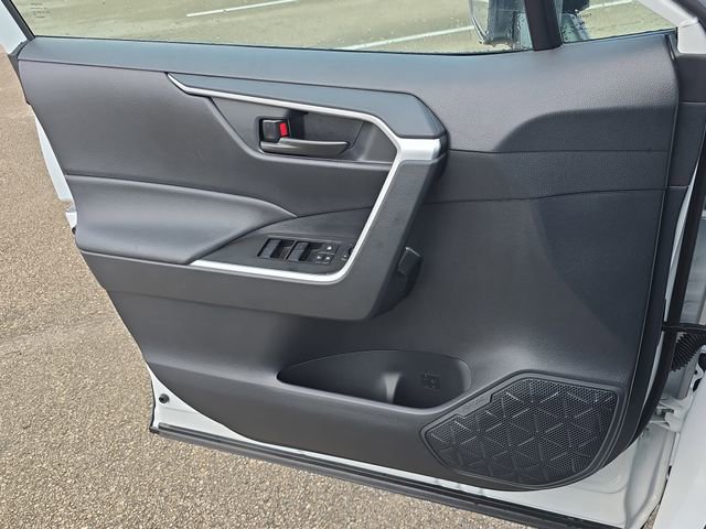 Used 2025 Toyota RAV4 LE image 26