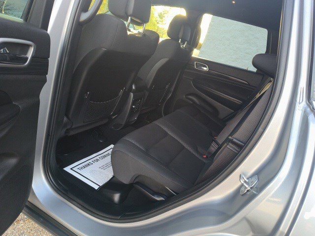 Used 2019 Jeep Grand Cherokee Laredo image 13