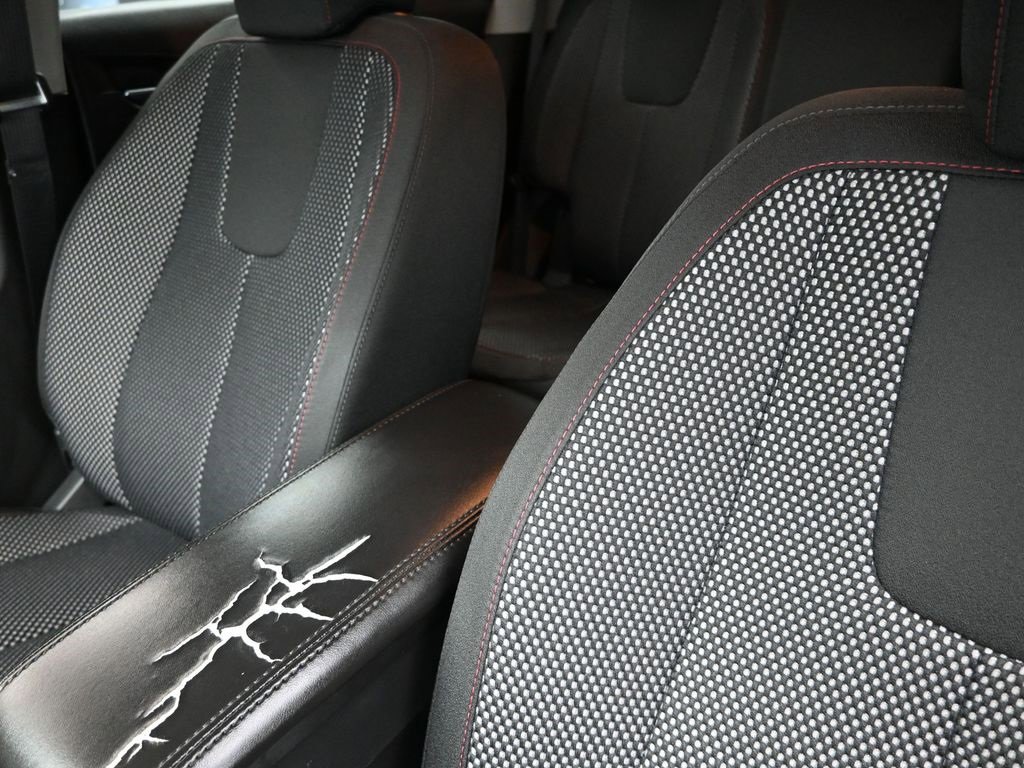 Used 2017 Chevrolet Equinox LT w/ Convenience Package image 14