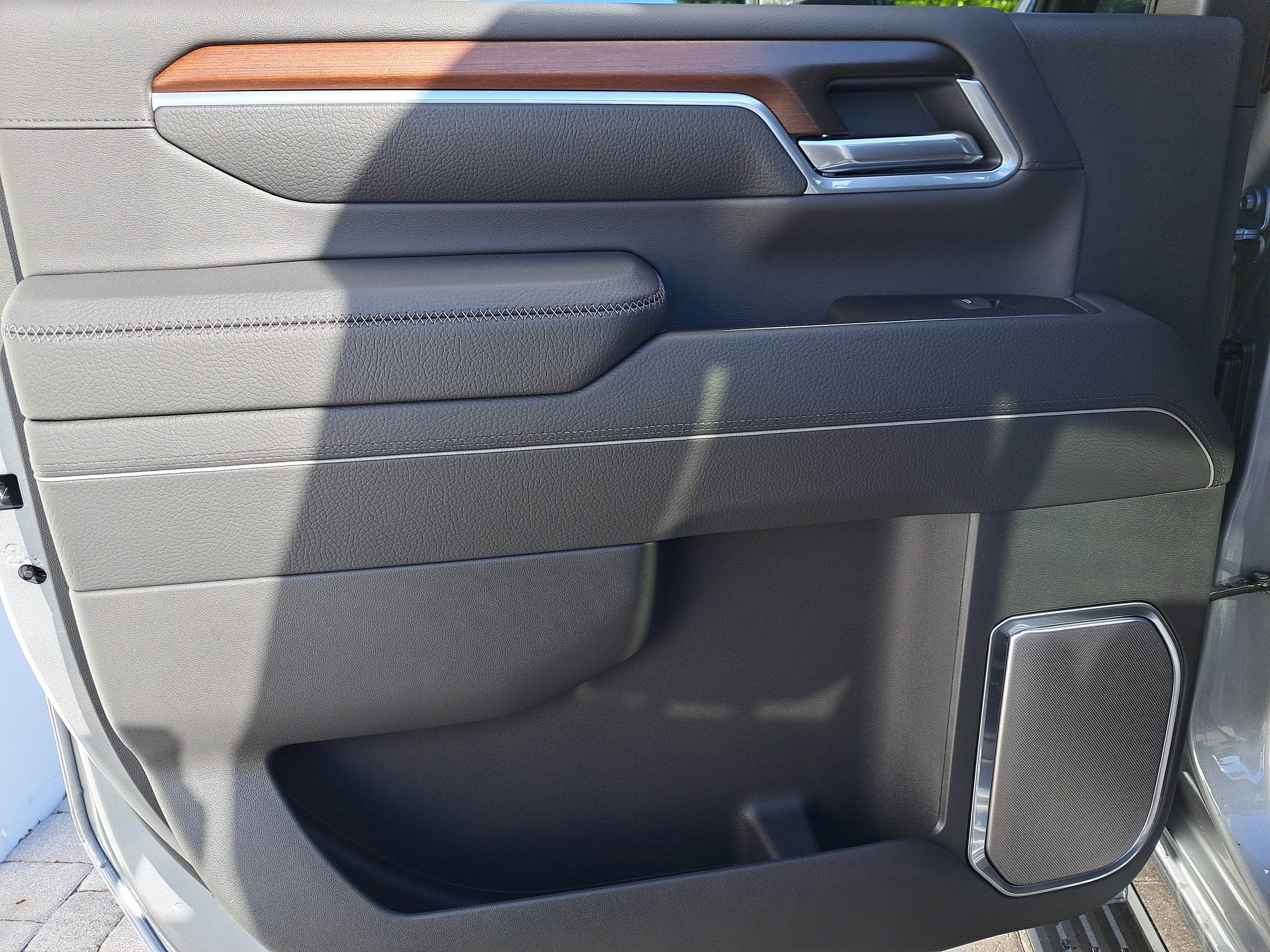 New 2026 GMC Sierra 2500 Denali w/ Denali Reserve Package image 11