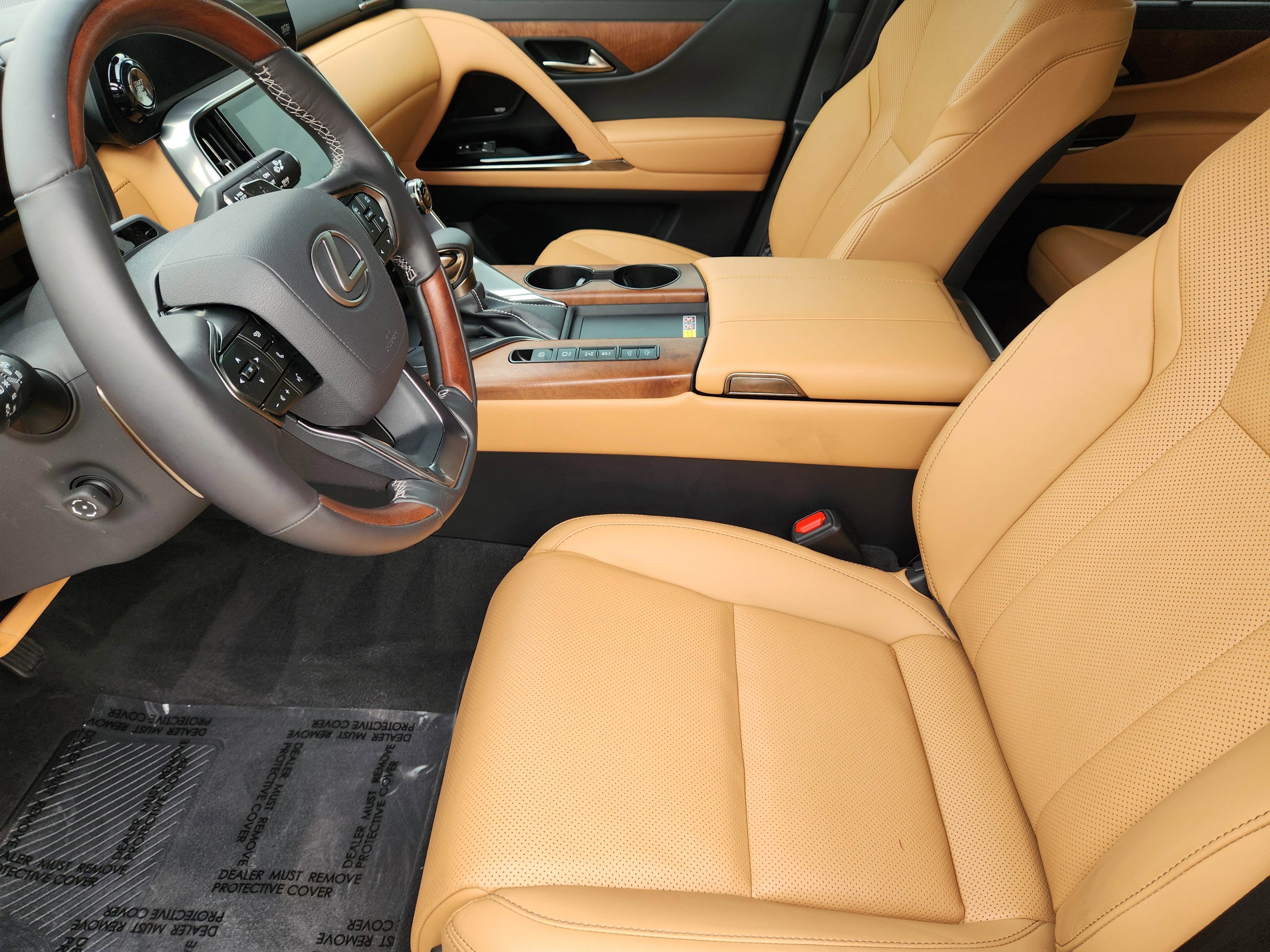 Used 2025 Lexus LX 600 4WD w/ Luxury Package image 14