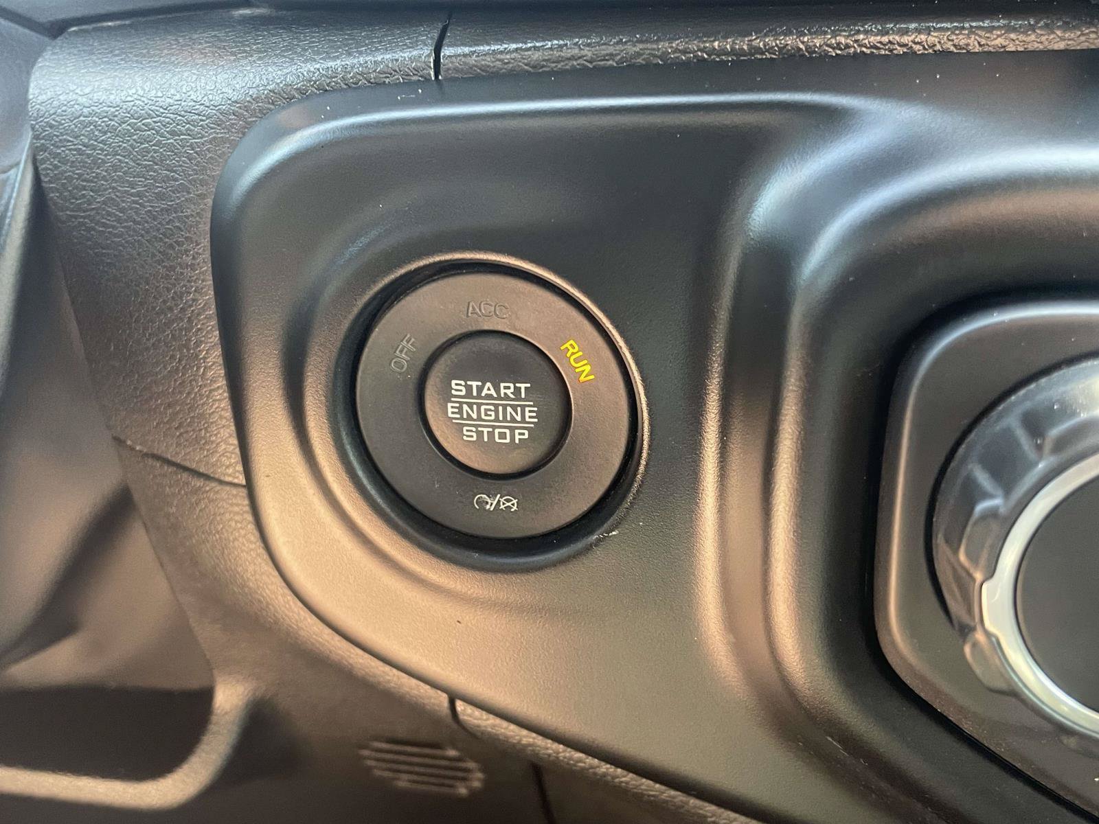 Used 2022 Jeep Gladiator Overland AWD/4WD image 20