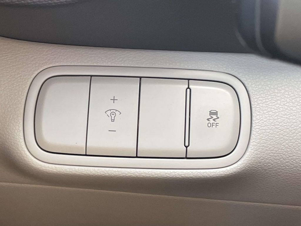 New 2026 Hyundai Venue SEL FWD image 18