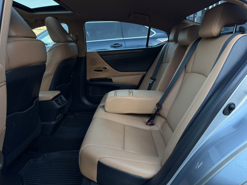 Used 2022 Lexus ES 350 w/ Premium Package image 33