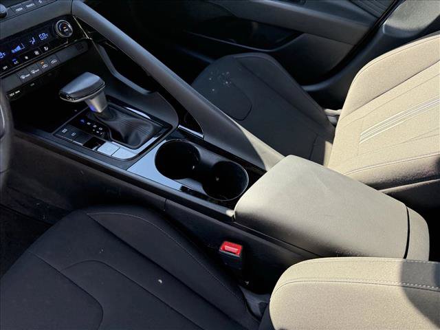 Certified 2025 Hyundai Elantra SEL FWD image 14