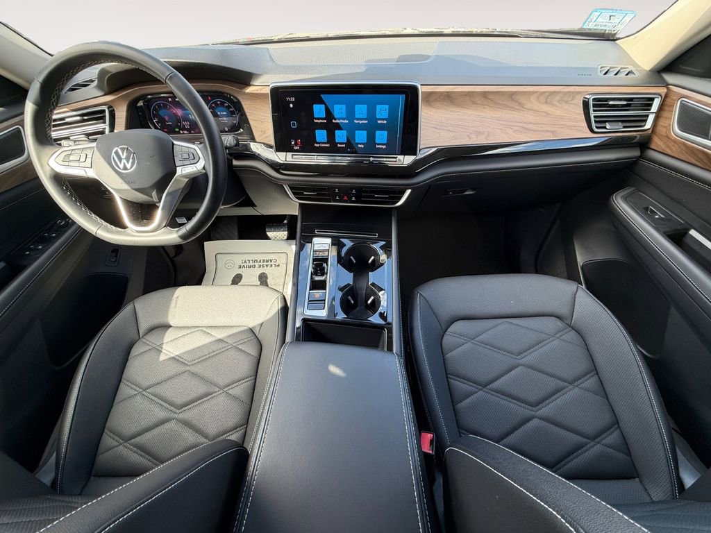 Used 2025 Volkswagen Atlas SE image 12