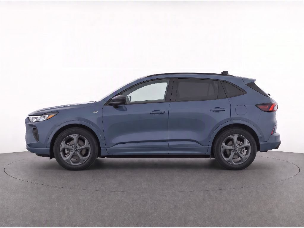 Used 2023 Ford Escape ST-Line w/ Tech Pack #1 AWD/4WD image 7