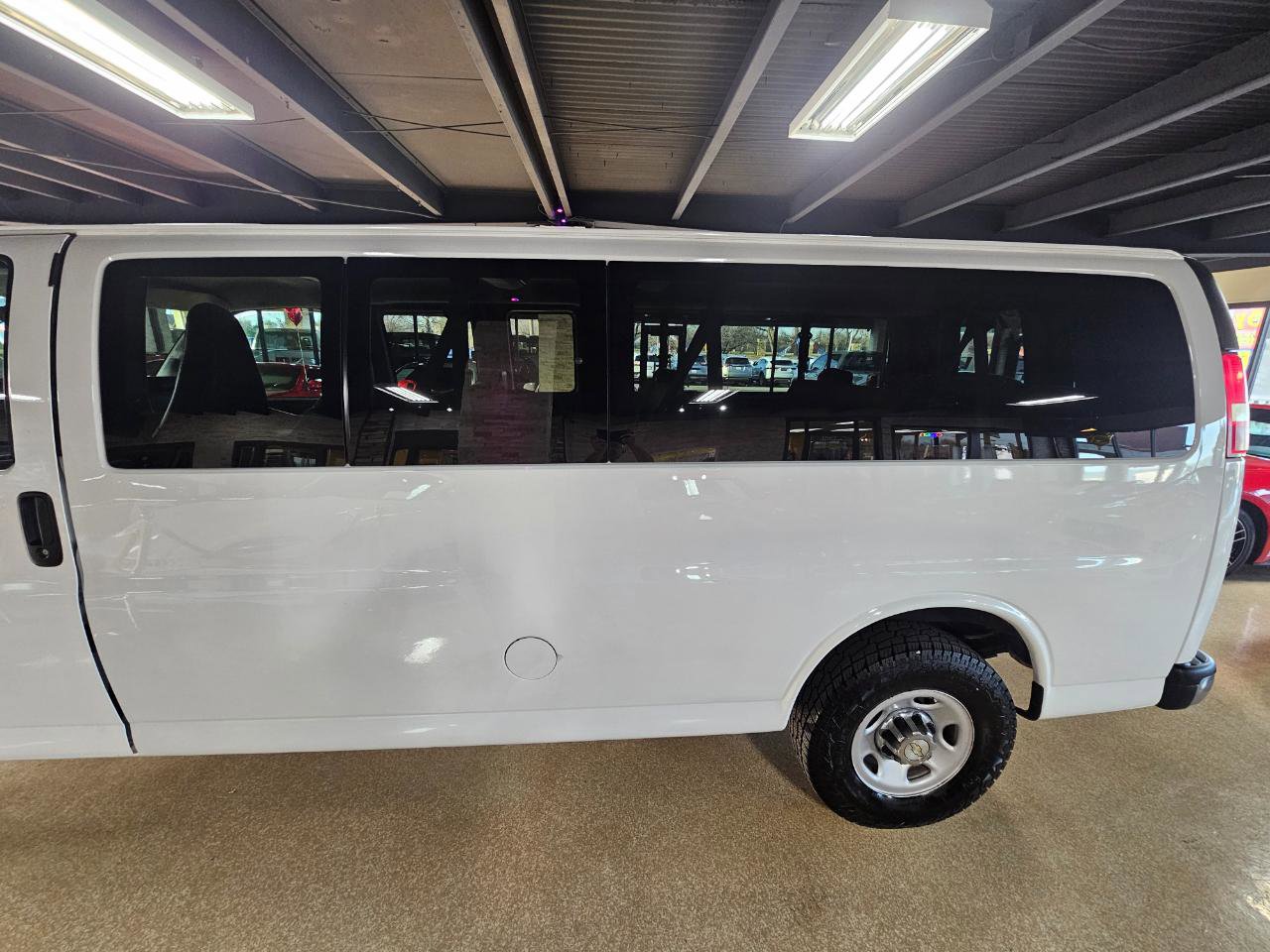 Used 2016 Chevrolet Express 3500 LT w/ LT Preferred Equipment Group image 4