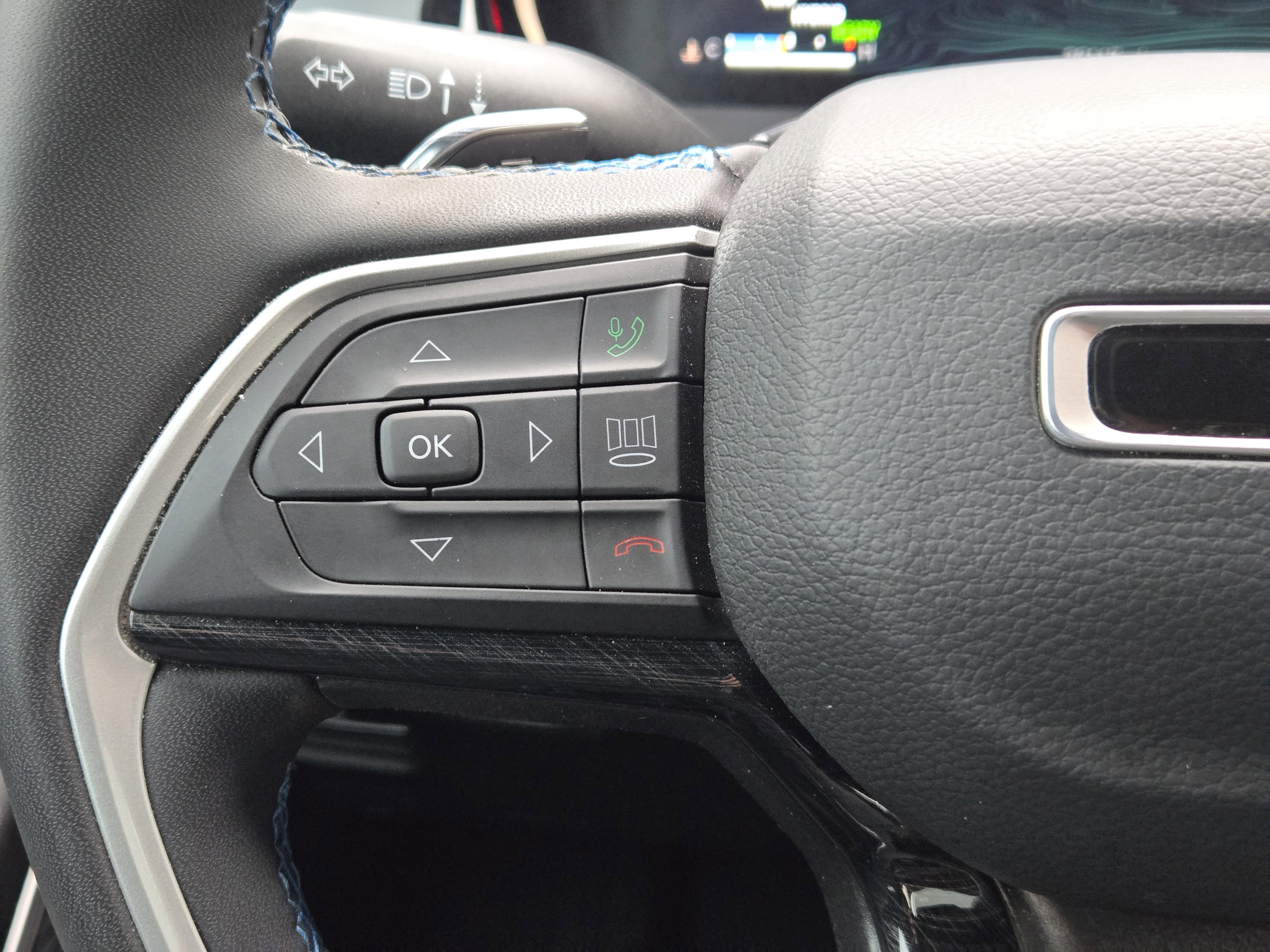 Used 2022 Jeep Grand Cherokee Trailhawk w/ Luxury Tech Group III image 30