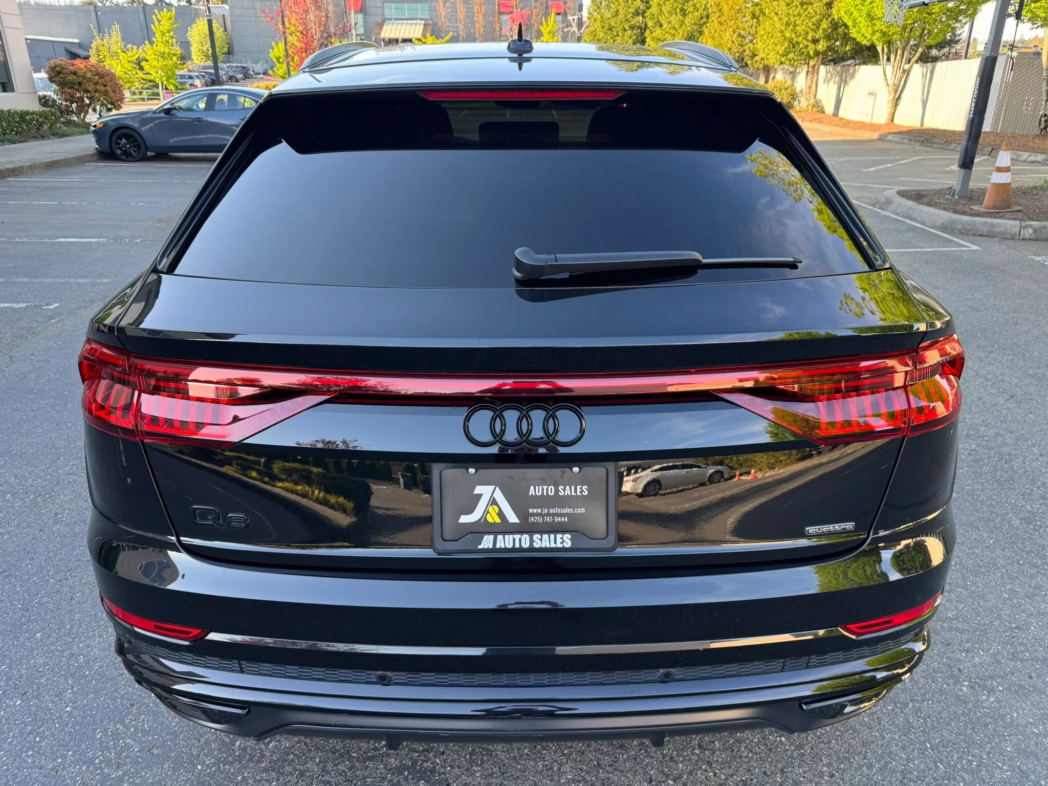 Used 2022 Audi Q8 Premium Plus AWD/4WD image 9
