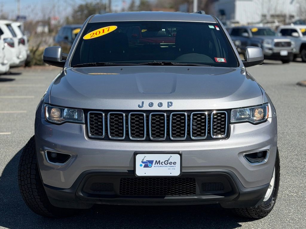 Used 2018 Jeep Grand Cherokee Laredo image 2