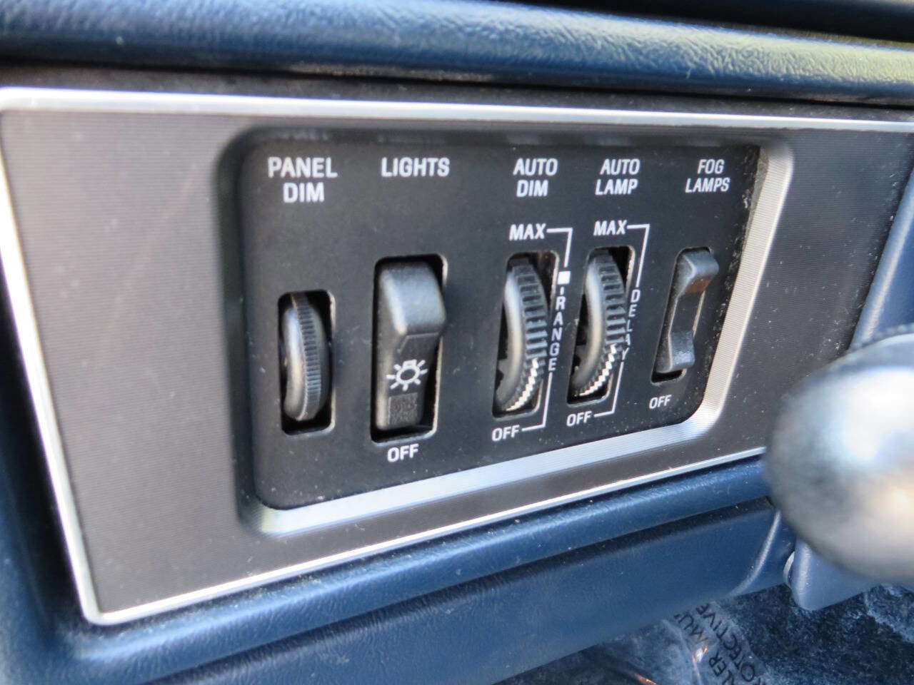 Used 1988 Lincoln Mark VII LSC RWD image 17