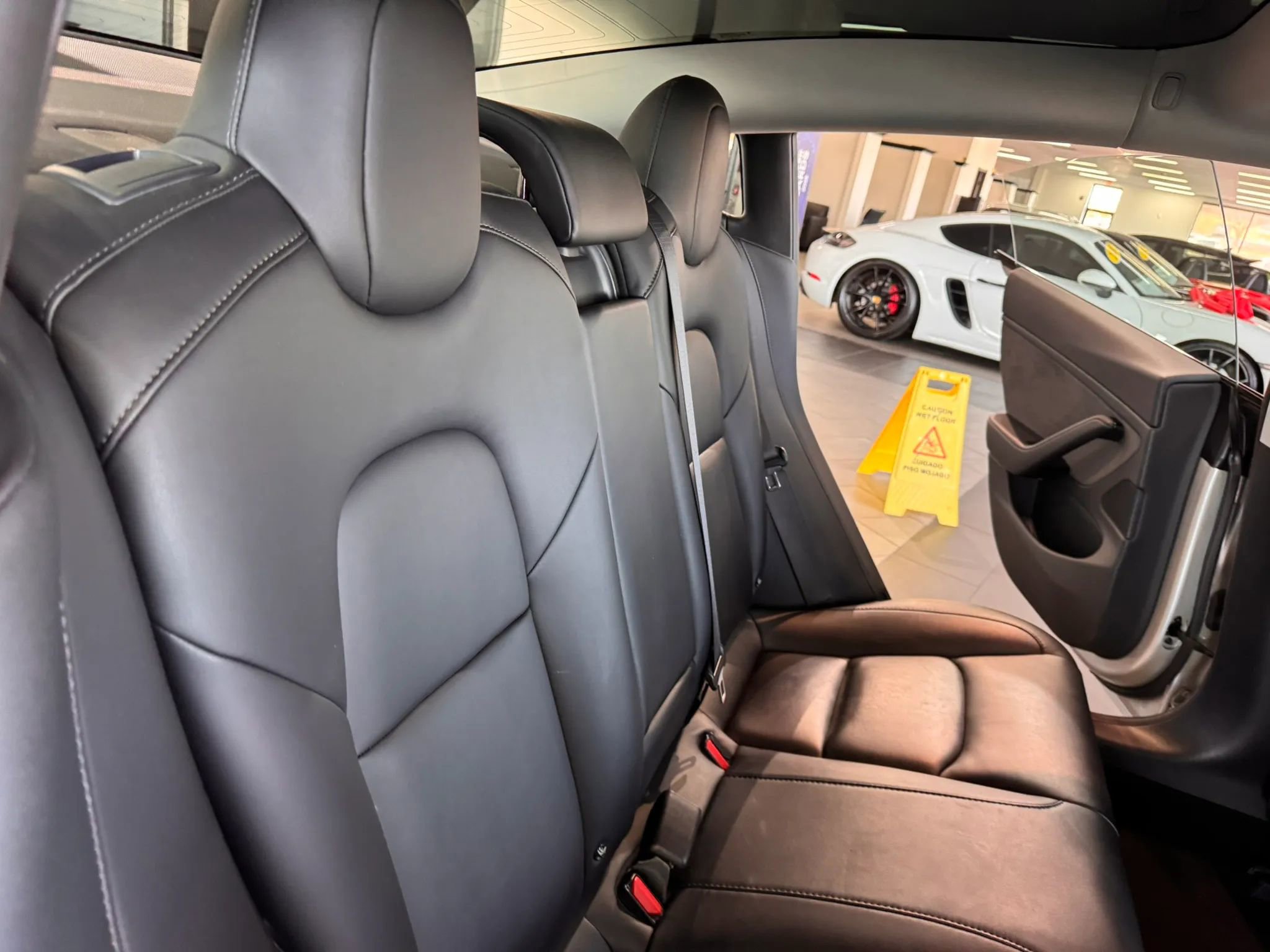 Used 2018 Tesla Model 3 Long Range image 16