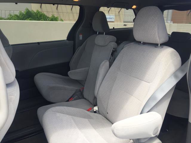 Used 2015 Toyota Sienna LE image 19