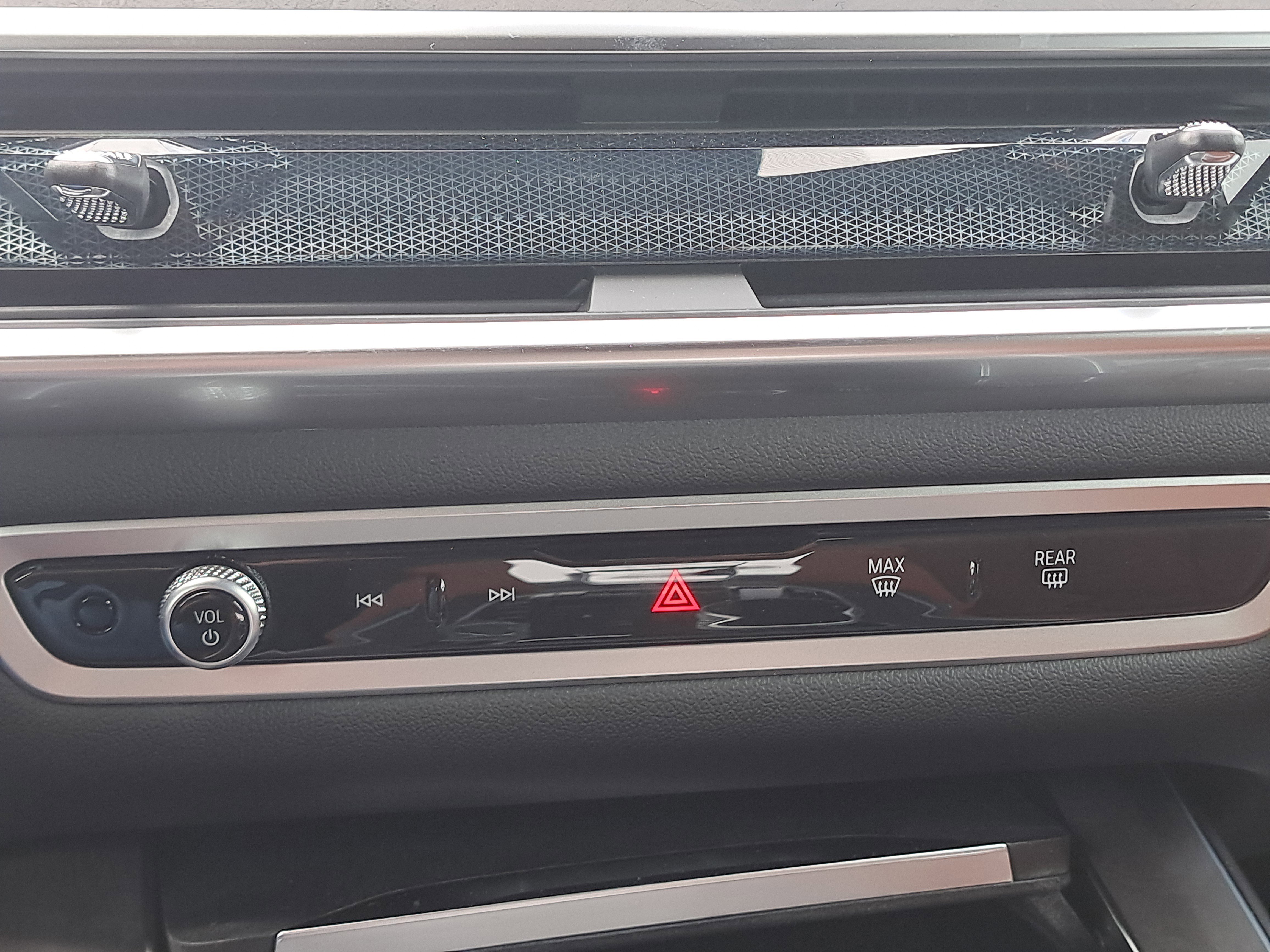 New 2026 BMW X5 xDrive50e w/ M Sport Package image 34