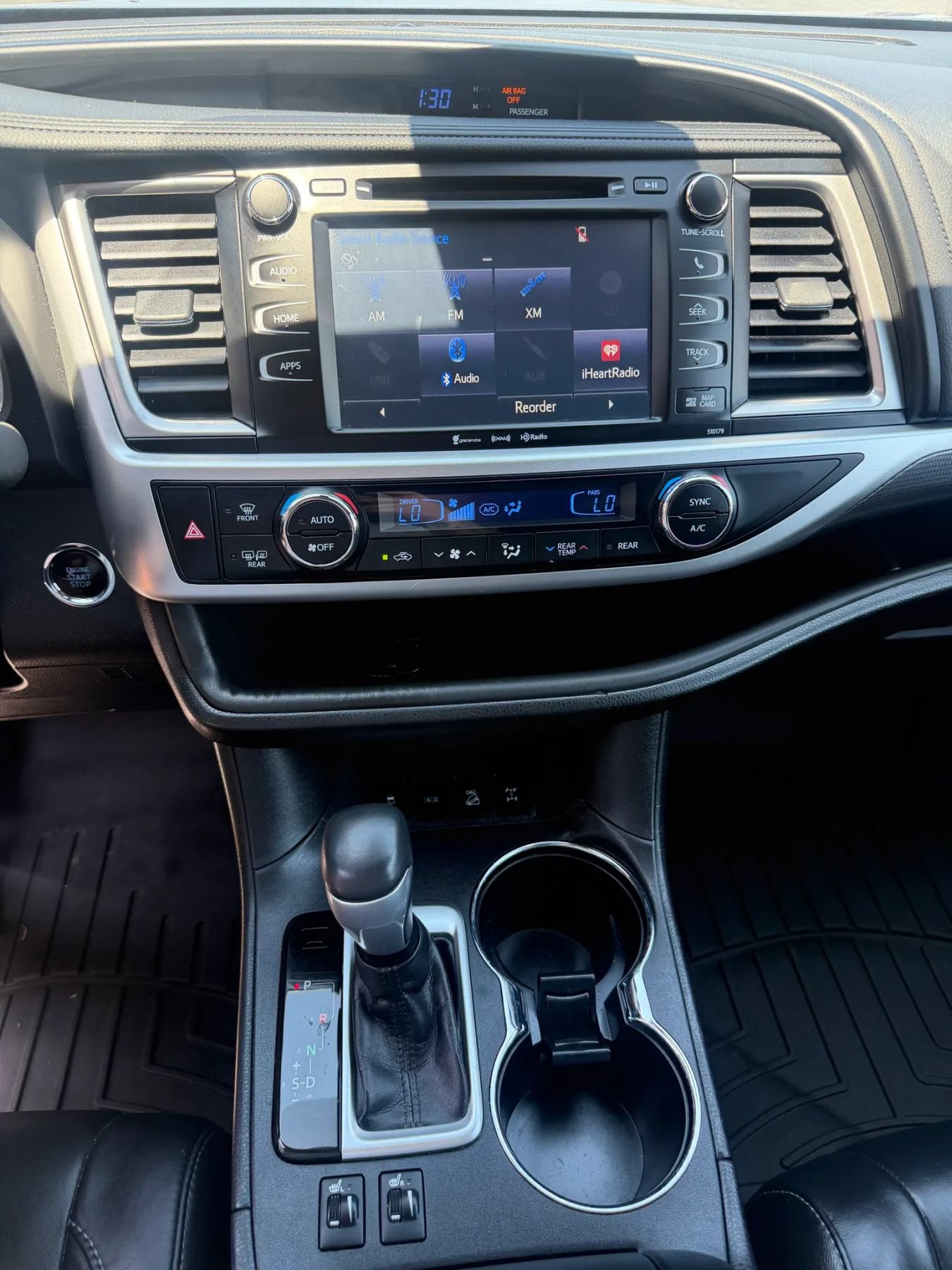 Used 2017 Toyota Highlander SE AWD/4WD image 12