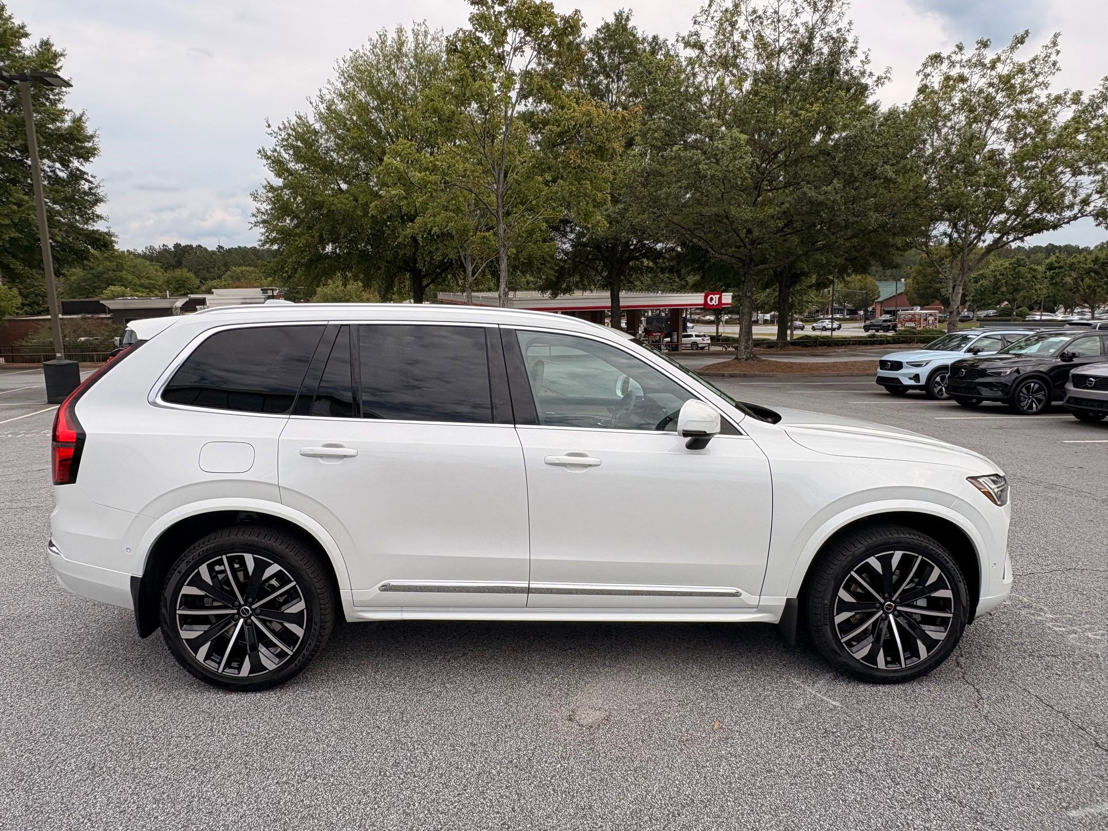 New 2026 Volvo XC90 B6 Plus w/ Protection Package image 8
