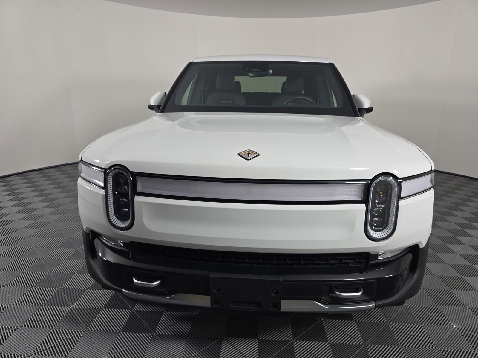 Used 2022 Rivian R1T Adventure image 8