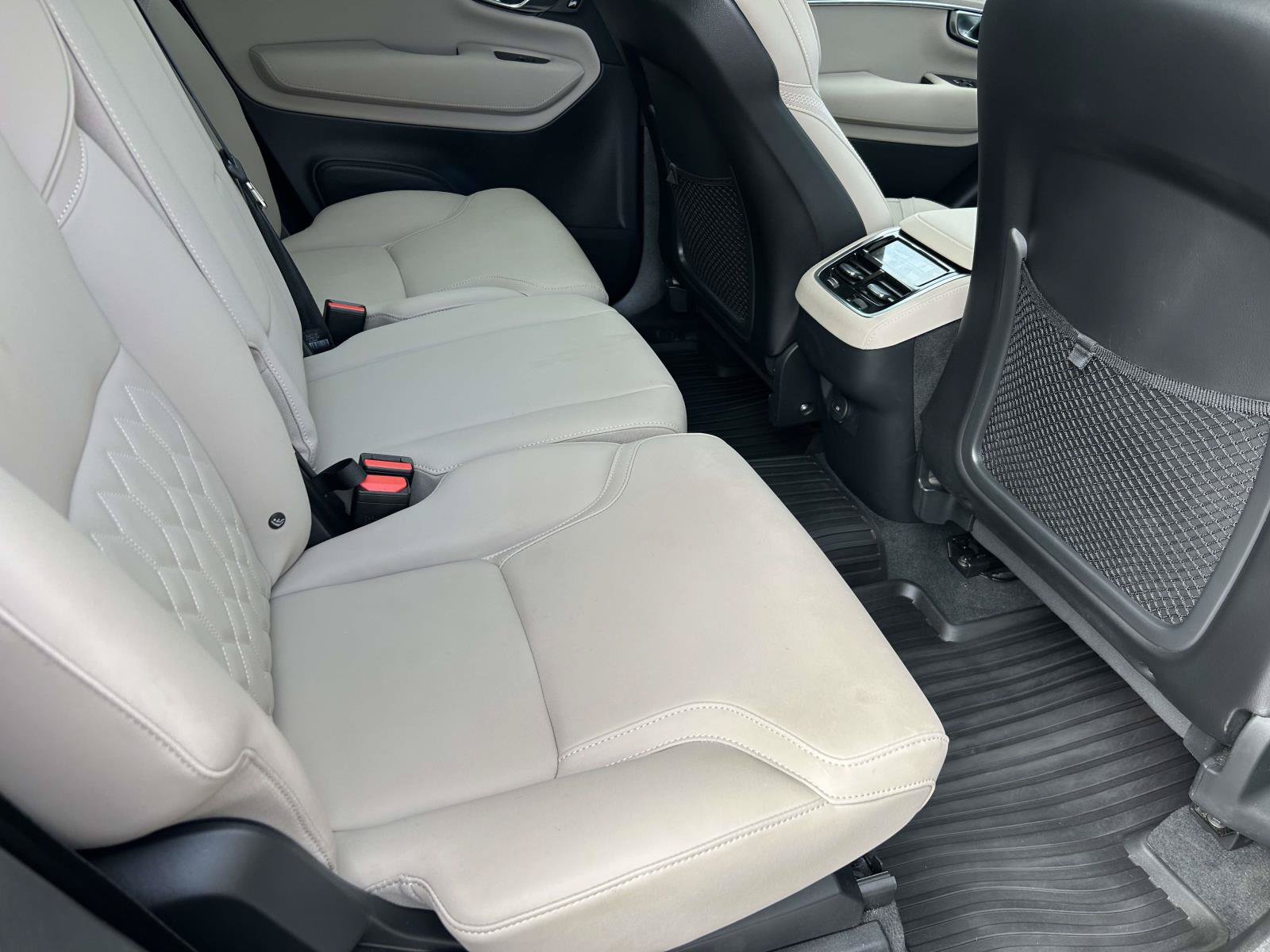 Certified 2025 Volvo XC90 B6 Core w/ Climate Package AWD/4WD image 11