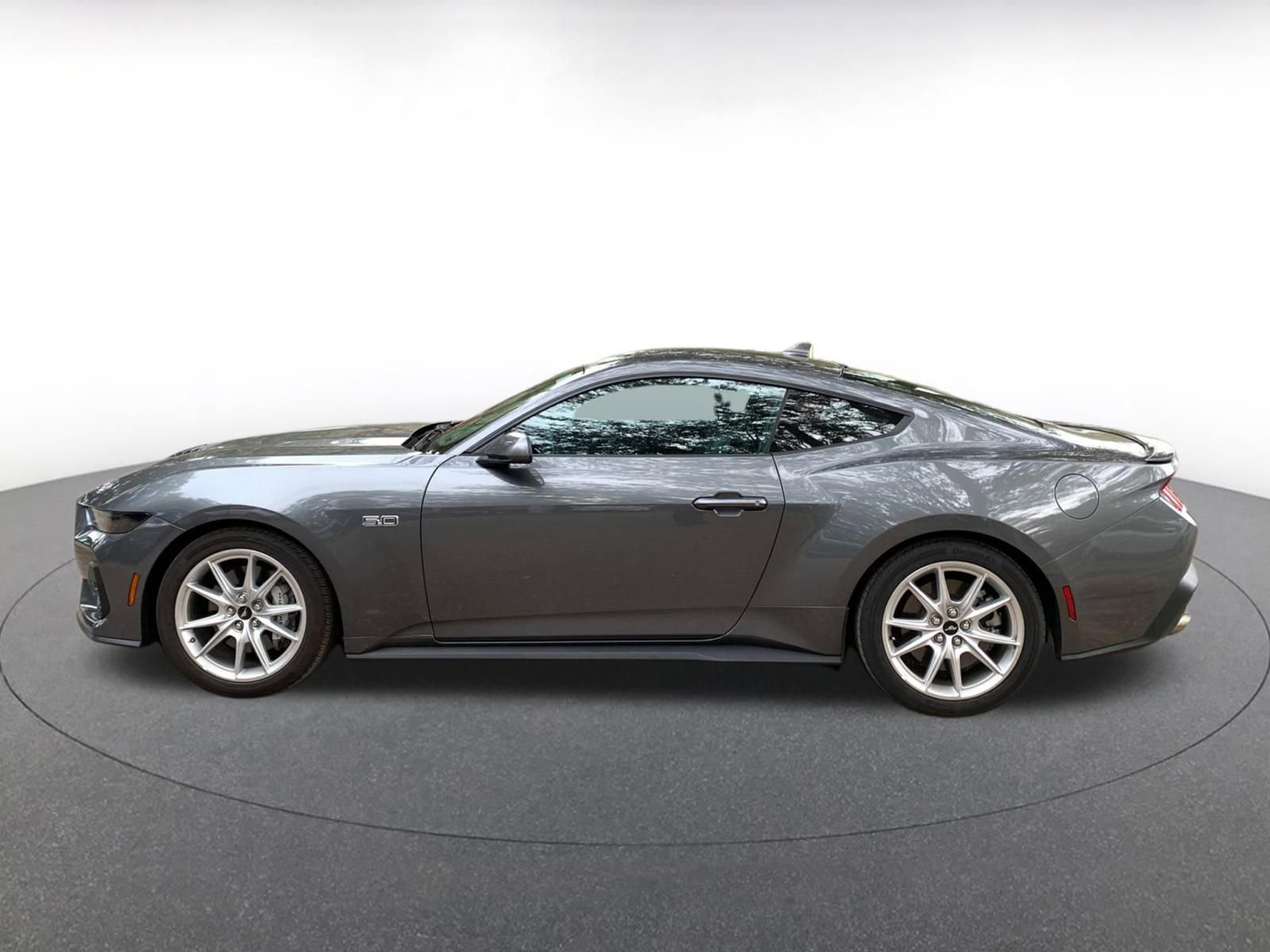 Used 2025 Ford Mustang GT Premium image 4