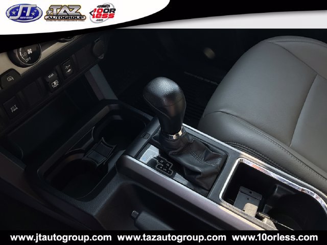 Used 2018 Toyota Tacoma SR5 AWD/4WD image 18