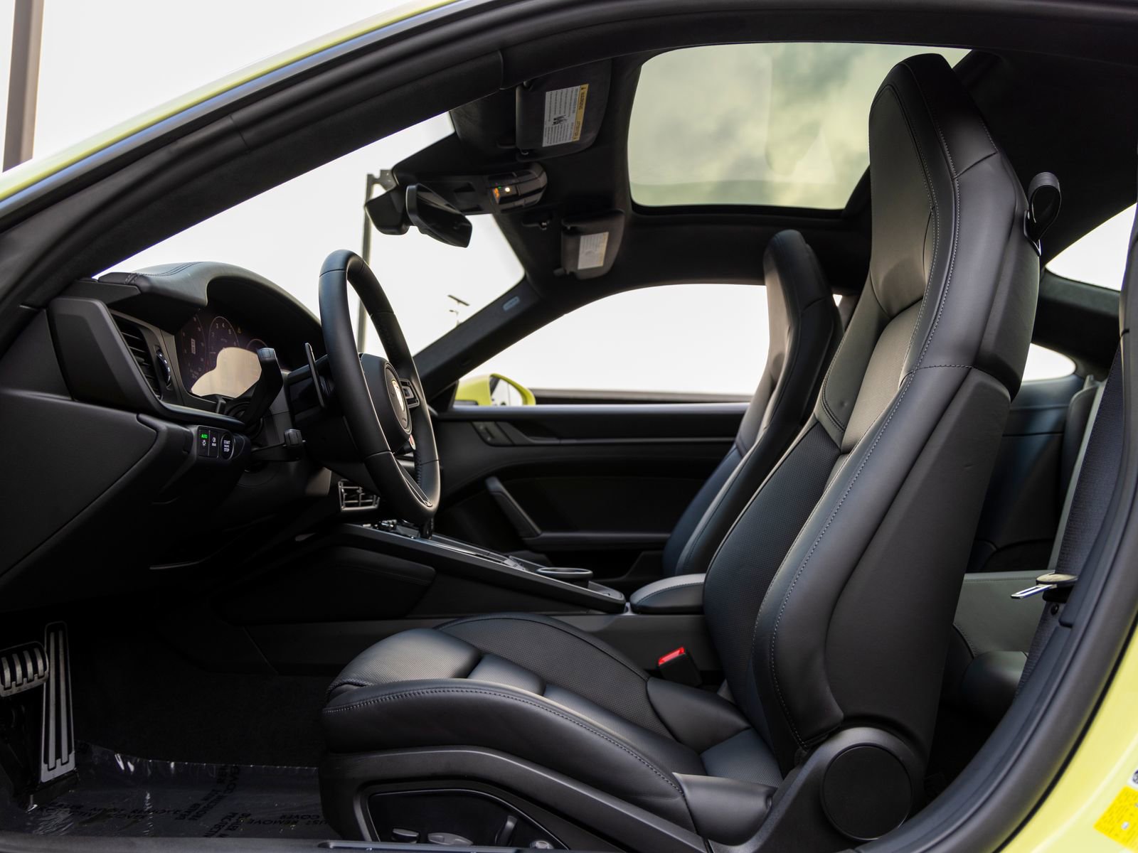 Used 2025 Porsche 911 Carrera 4 GTS image 24