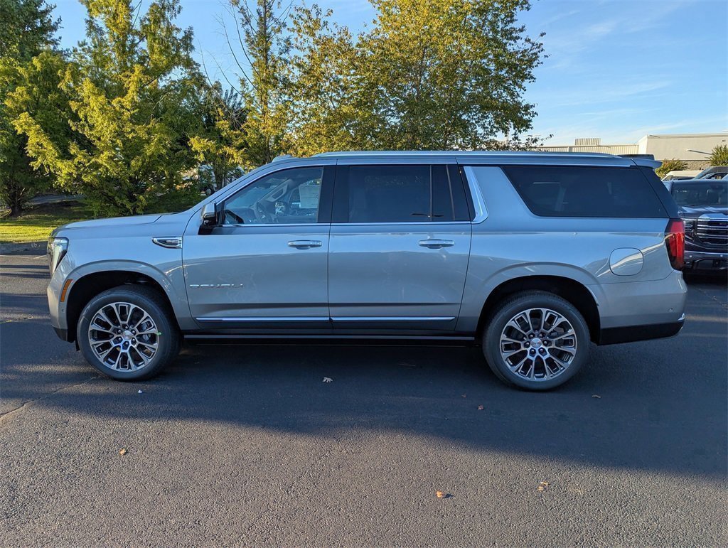 New 2026 GMC Yukon XL Denali w/ Denali Reserve Package image 5