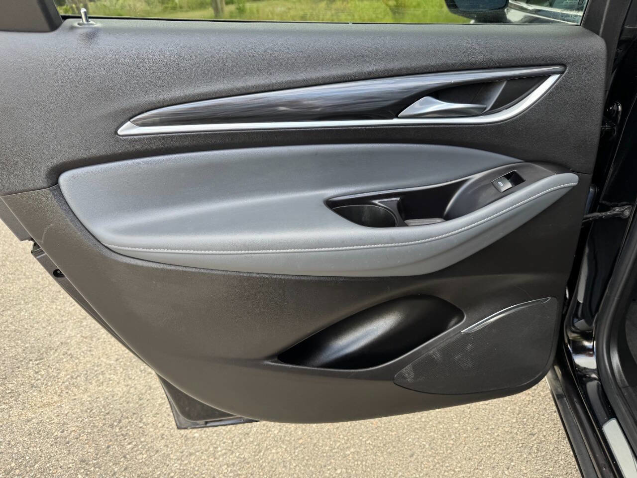 Used 2020 Buick Enclave Essence image 42