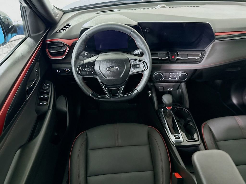 Used 2025 Chevrolet TrailBlazer RS AWD/4WD image 3