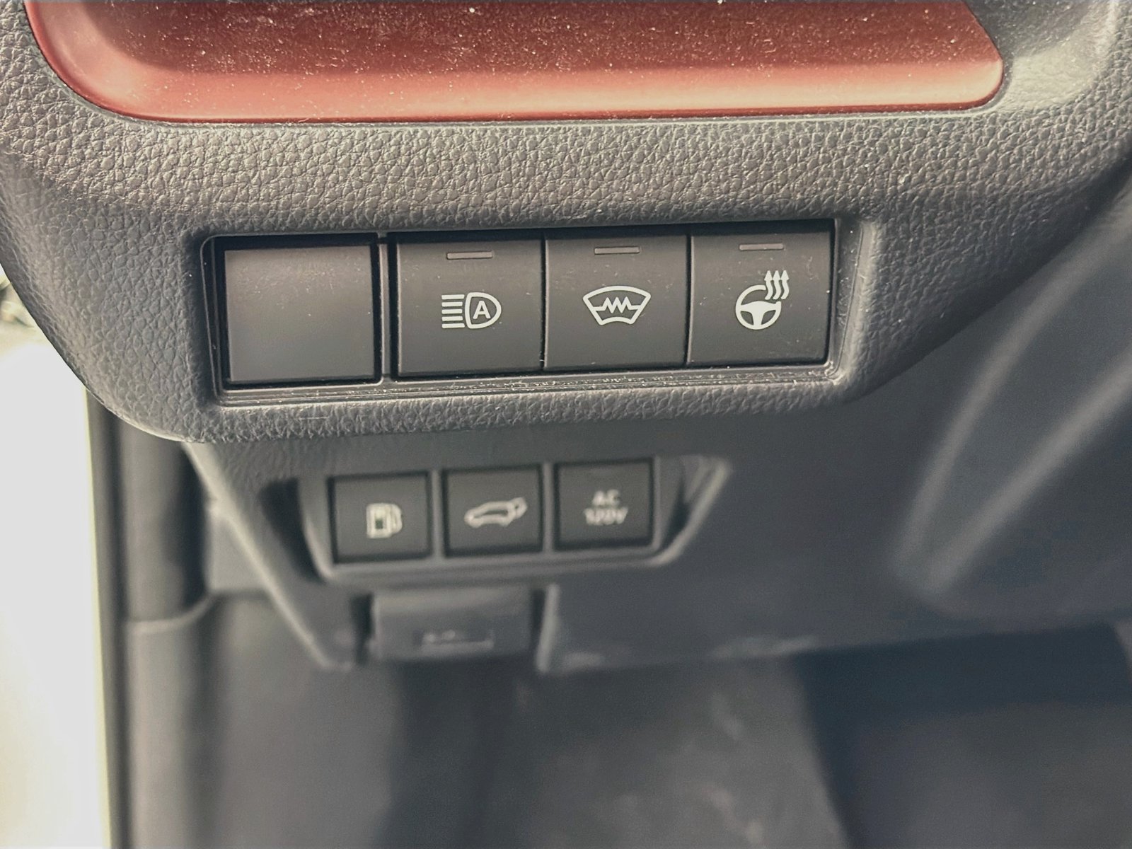 Used 2024 Toyota Prius Prime Premium w/ Advanced Technology Package FWD image 11