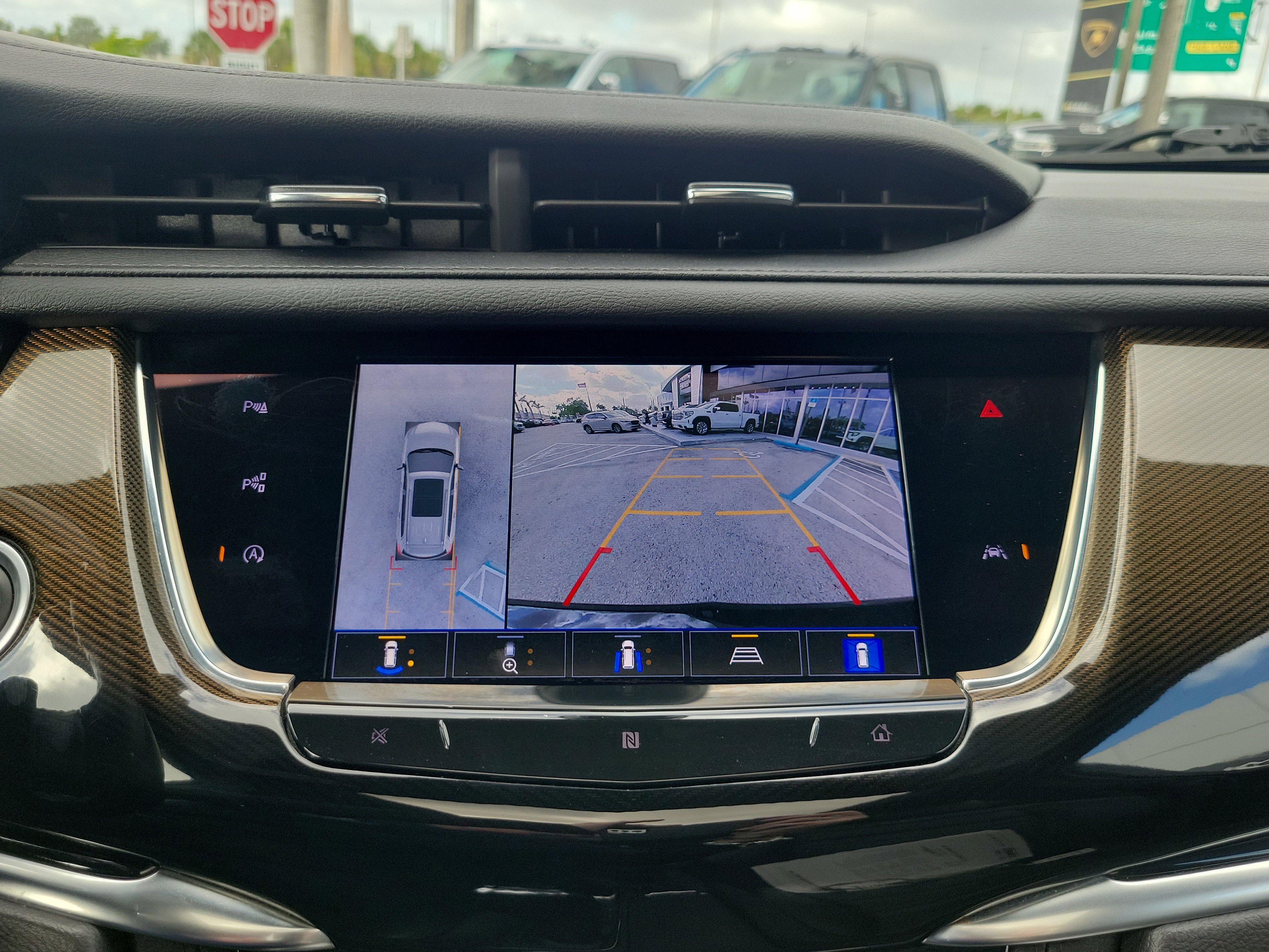 Used 2021 Cadillac XT6 Premium Luxury w/ Platinum Package image 11