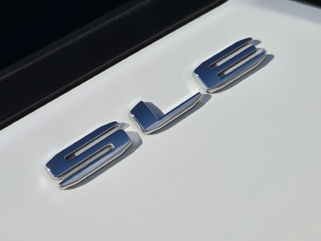 Used 2022 GMC Terrain SLE FWD image 9