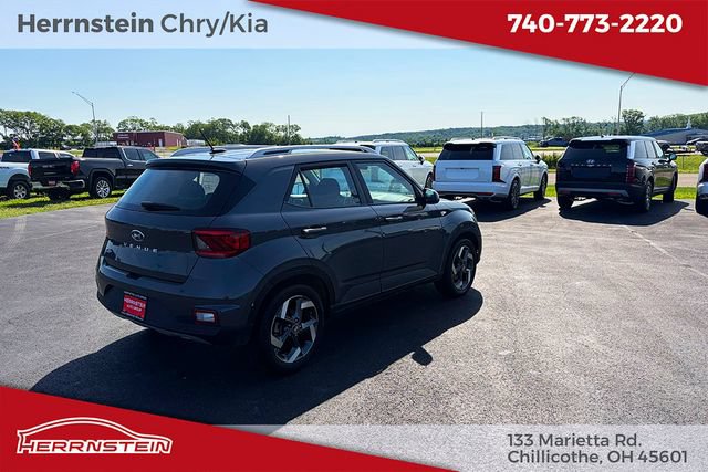 Used 2024 Hyundai Venue SEL FWD image 25