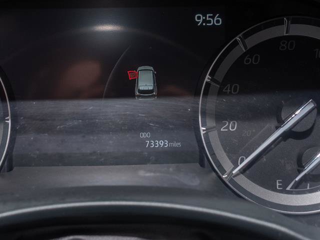 Used 2021 Toyota Highlander XLE AWD/4WD image 3