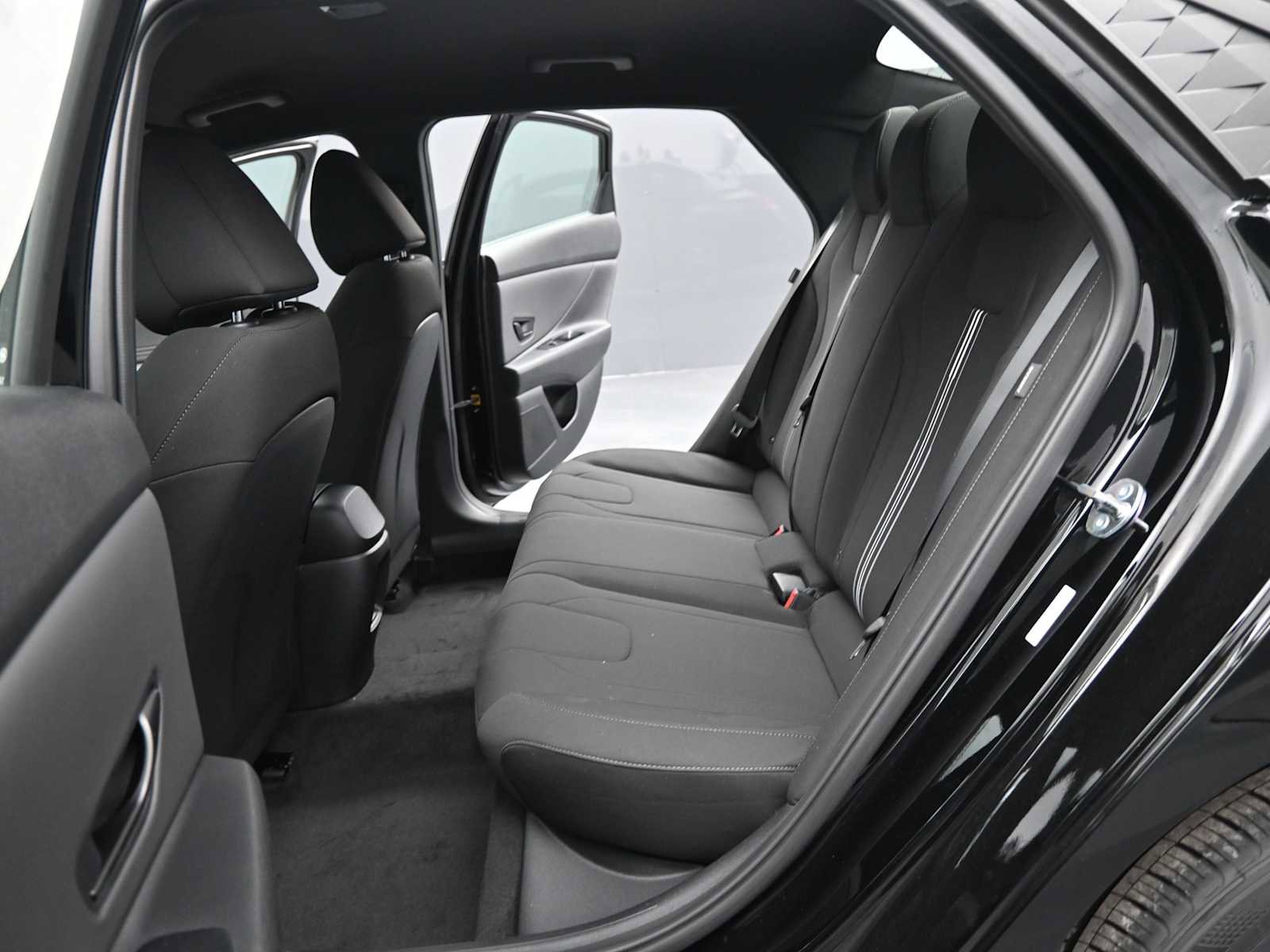 Certified 2025 Hyundai Elantra Sport w/ Cargo Package image 14