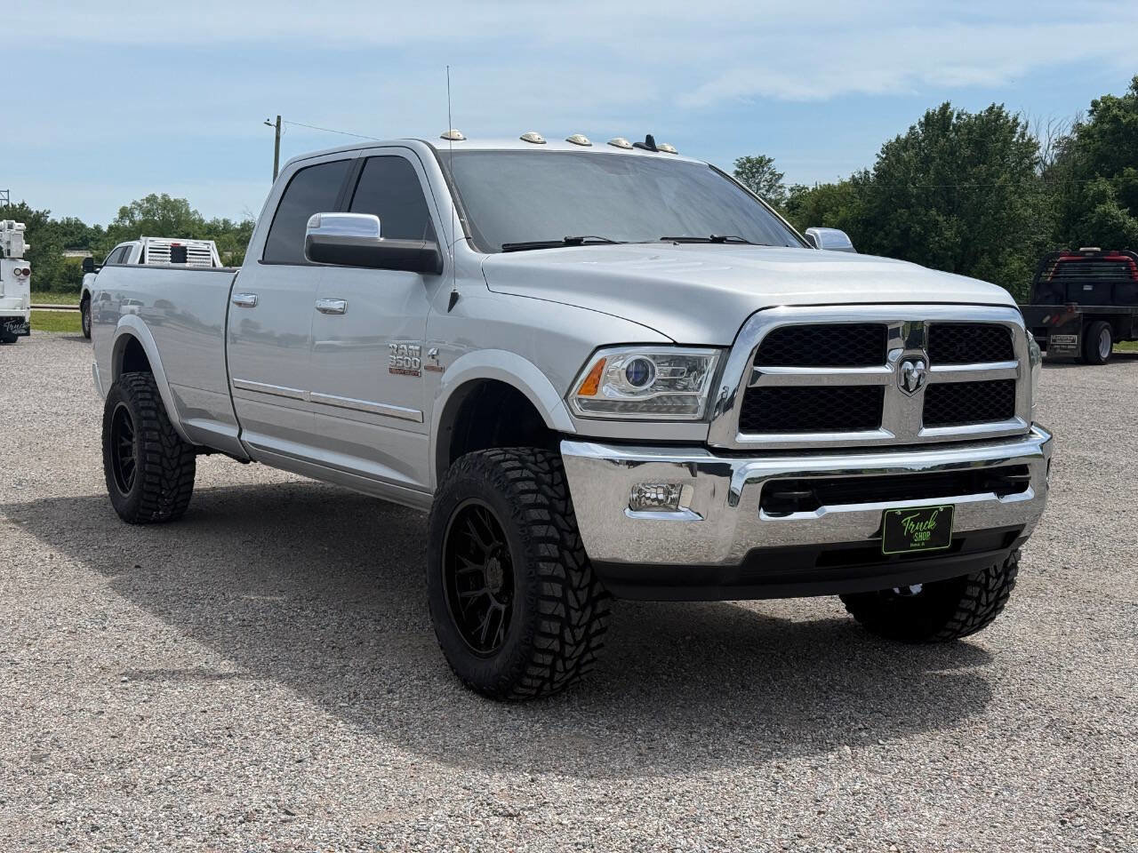 Used 2018 RAM 3500 Laramie w/ Snow Chief Group AWD/4WD image 3