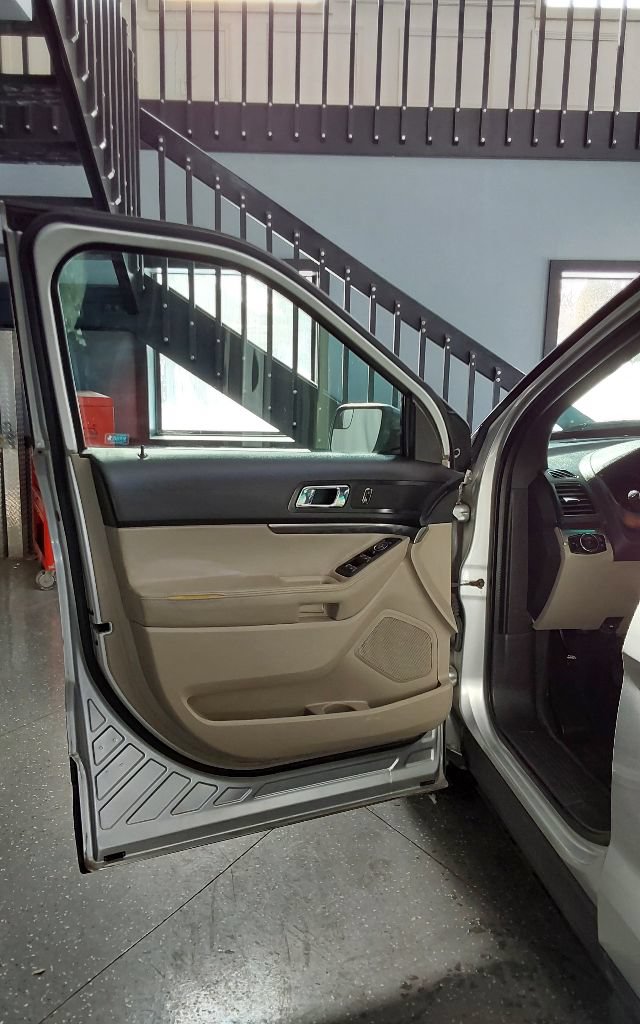 Used 2013 Ford Explorer FWD image 14