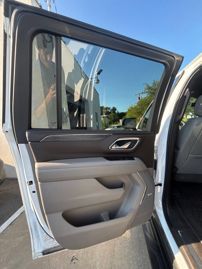 Used 2021 GMC Yukon XL SLT w/ Rear Media and Nav Package AWD/4WD image 16