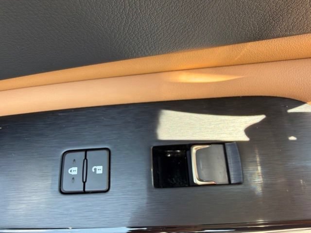 Used 2025 Lexus ES 300h F Sport w/ Accessory Package (Z1) FWD image 32