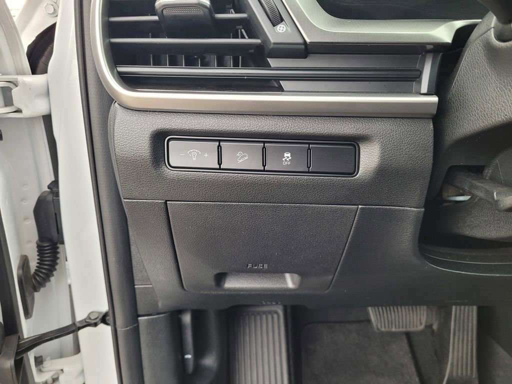 Used 2024 Kia Telluride LX image 23